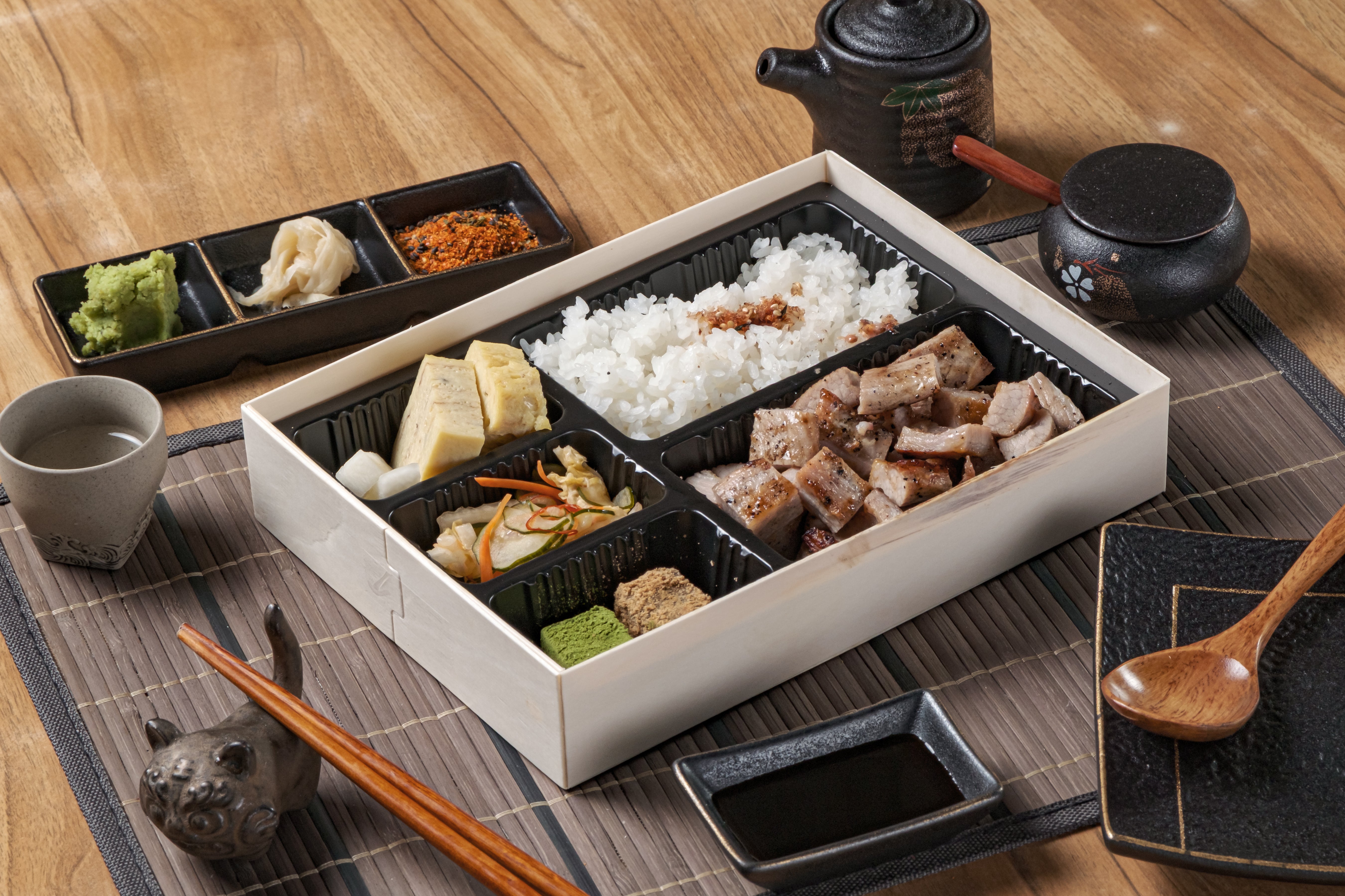 とんとろ Tontoro Bento | Kurobuta Pork Jowl Bento Delivery Singapore | Tora